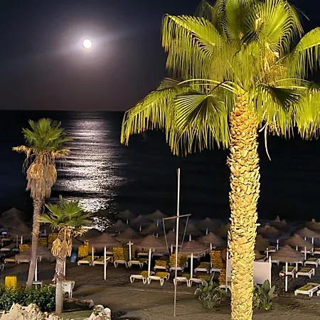 Roca Chica. - First Line Daire Torremolinos